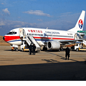 深圳机场货运航空快运业稳步发展的原因是什么？